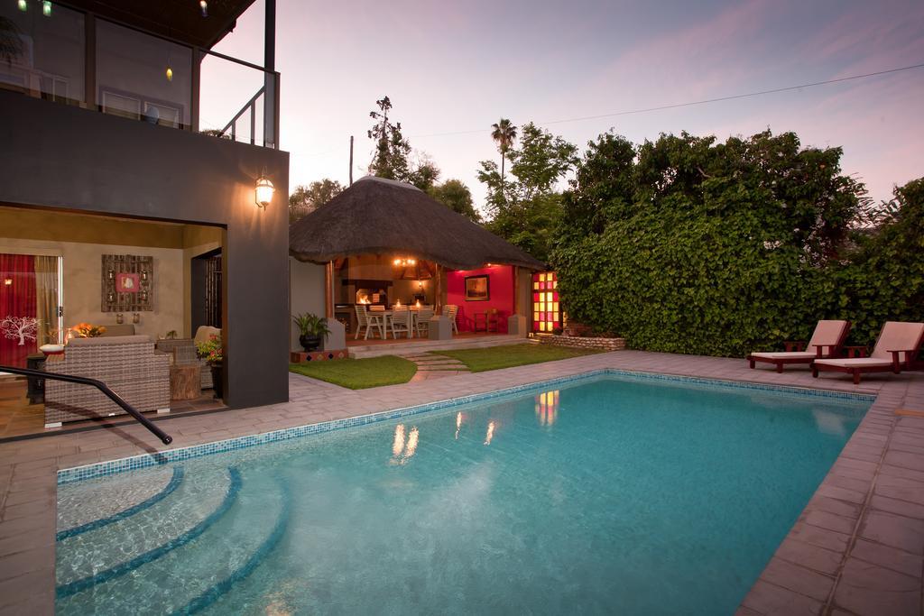 Miles B&B Guest House Oudtshoorn Exterior photo