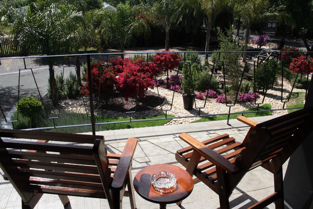 Miles B&B Guest House Oudtshoorn Exterior photo