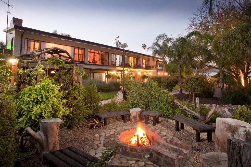 Miles B&B Guest House Oudtshoorn Exterior photo