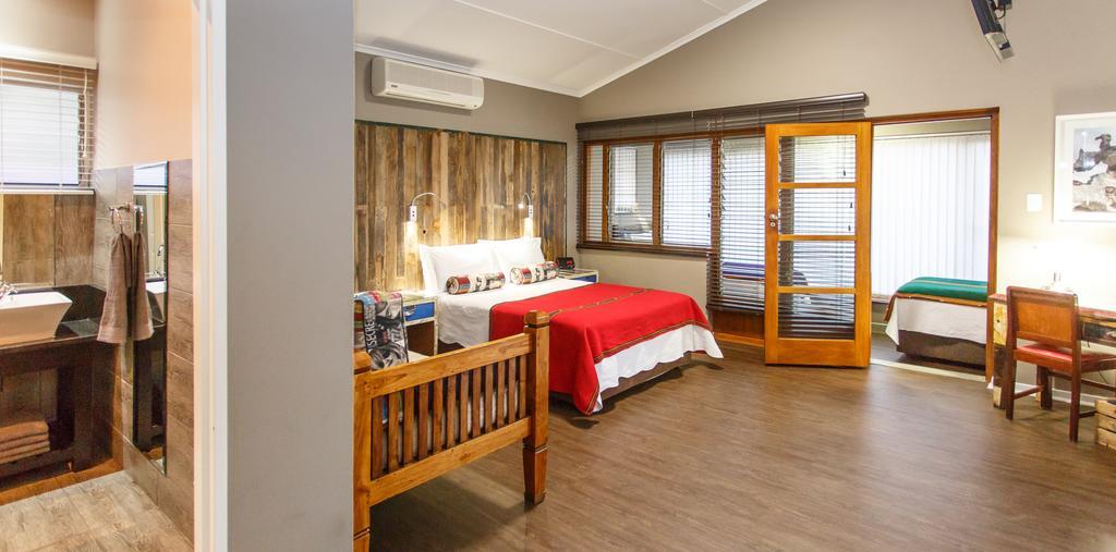 Miles B&B Guest House Oudtshoorn Exterior photo