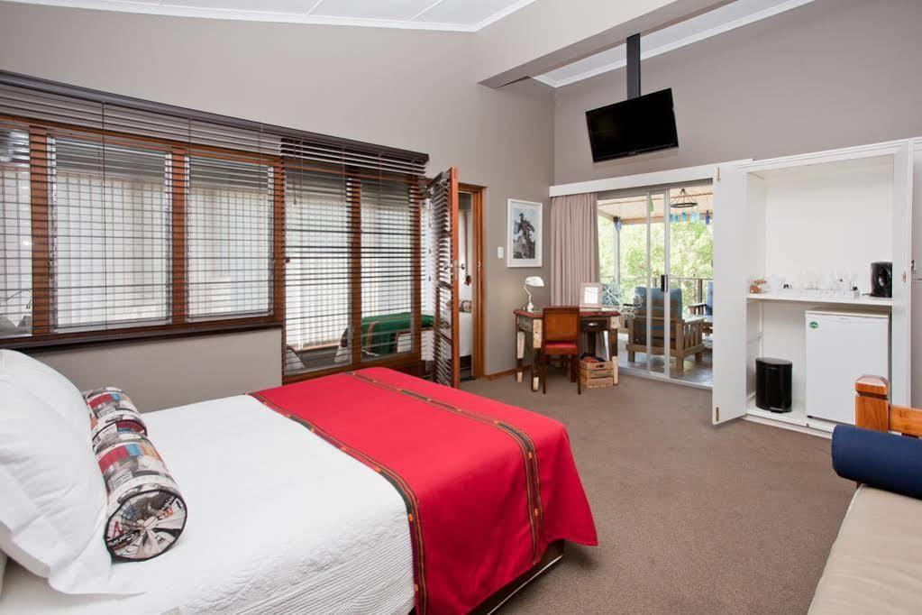 Miles B&B Guest House Oudtshoorn Exterior photo